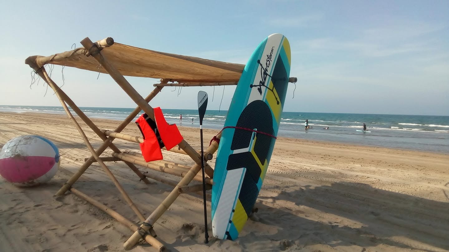 Paddle board en playa de Tuxpan